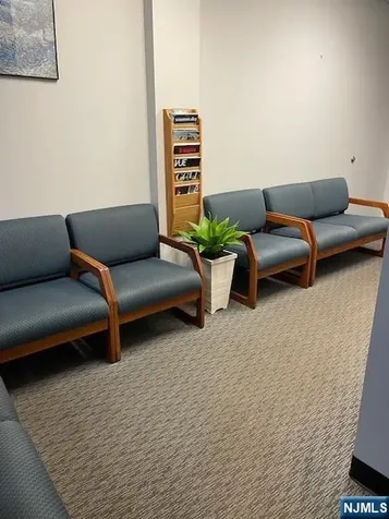 16 Arcadian Way Paramus NJ 07652