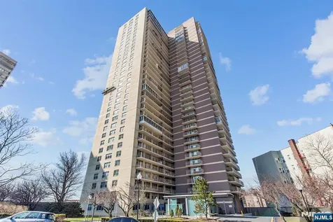 6040 Boulevard East West New York NJ 07093