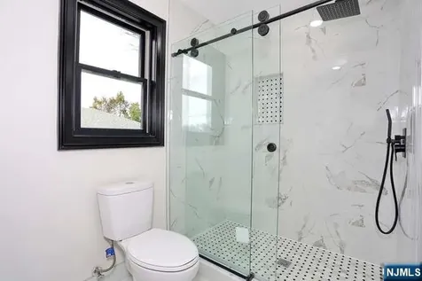 21 E Clinton Avenue Bergenfield NJ 07621