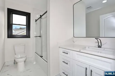 21 E Clinton Avenue Bergenfield NJ 07621