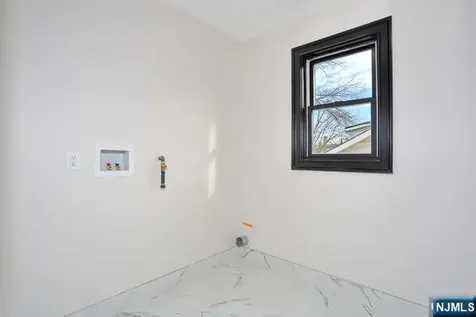 21 E Clinton Avenue Bergenfield NJ 07621