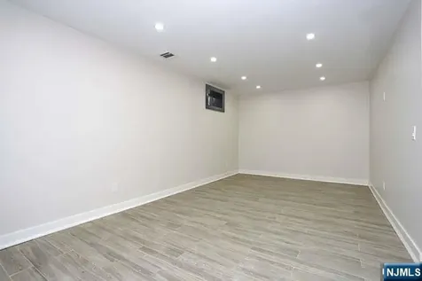 21 E Clinton Avenue Bergenfield NJ 07621