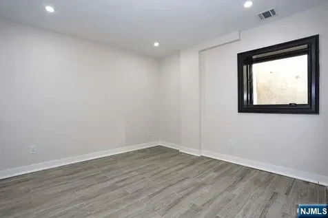 21 E Clinton Avenue Bergenfield NJ 07621