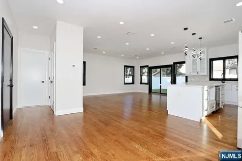 21 E Clinton Avenue Bergenfield NJ 07621