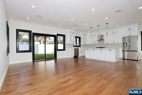 21 E Clinton Avenue Bergenfield NJ 07621