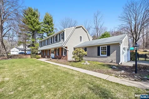11 Osborne Court Mahwah NJ 07430