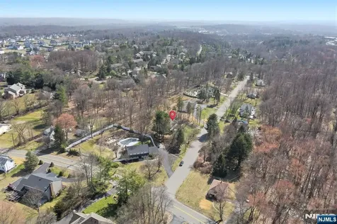 11 Osborne Court Mahwah NJ 07430