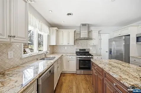 11 Osborne Court Mahwah NJ 07430
