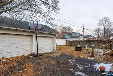 61-63 Keer Newark NJ 07112