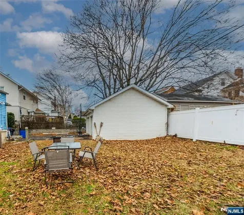 61-63 Keer Newark NJ 07112