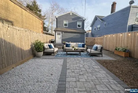 83 Bedford Street East Orange NJ 07018