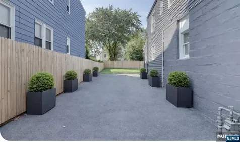83 Bedford Street East Orange NJ 07018