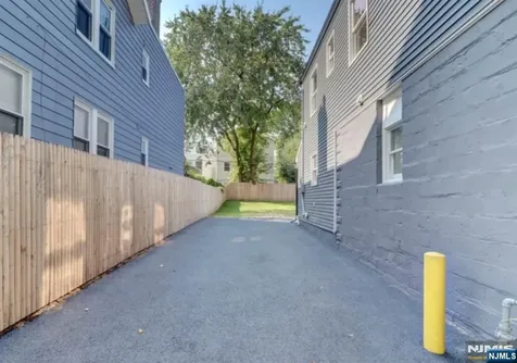 83 Bedford Street East Orange NJ 07018