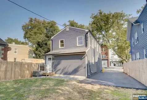 83 Bedford Street East Orange NJ 07018