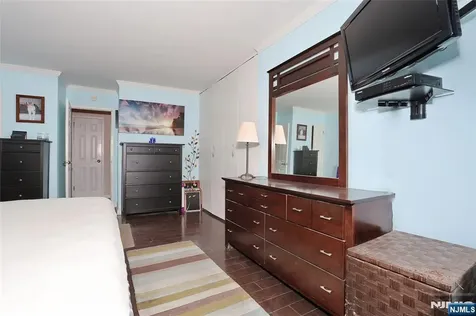 6040 Boulevard West New York NJ 07093
