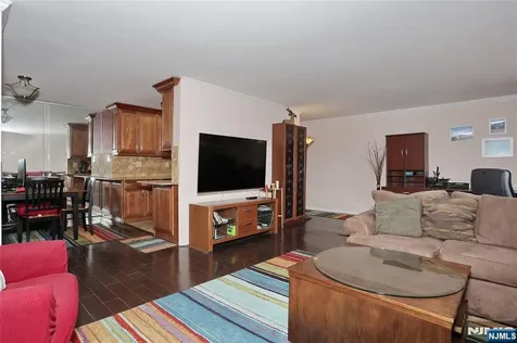 6040 Boulevard West New York NJ 07093