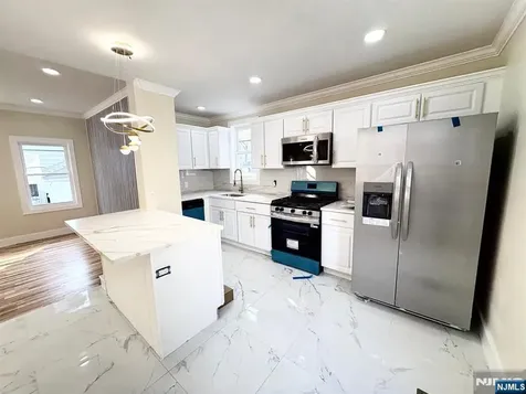 89 Pine Grove Terrace Newark NJ 07106