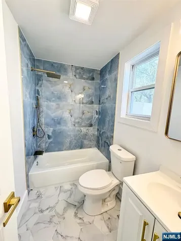 89 Pine Grove Terrace Newark NJ 07106
