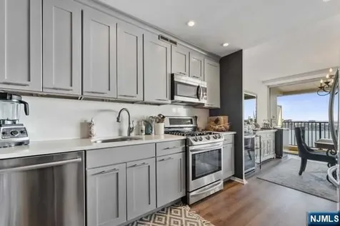 3 Horizon Road Fort Lee NJ 07024