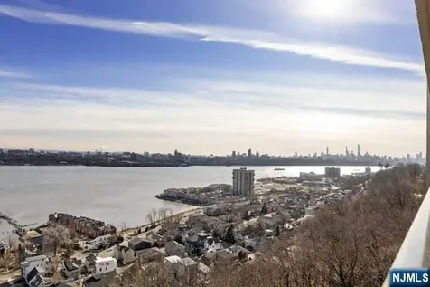 3 Horizon Road Fort Lee NJ 07024