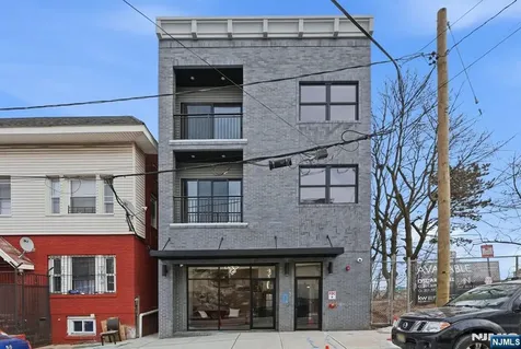 109 7th Street Newark NJ 07107