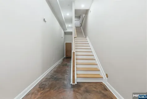 109 7th Street Newark NJ 07107