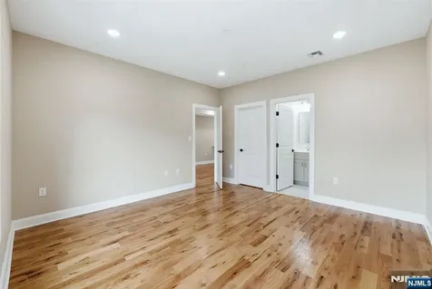 109 7th Street Newark NJ 07107