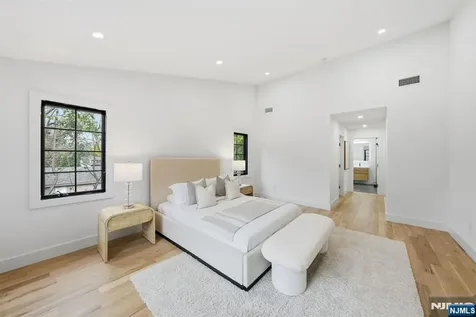 5 Cedar Court Demarest NJ 07627