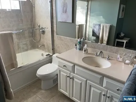 82 Herrick Street East Rutherford NJ 07073