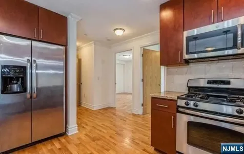 17 Meadow Road Rutherford NJ 07070