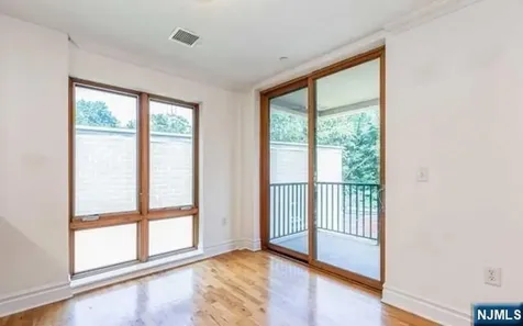 17 Meadow Road Rutherford NJ 07070