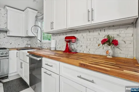 22 Cherbourg Drive West Milford NJ 07480