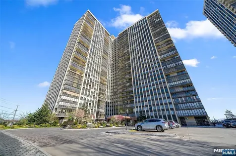 300 Winston Drive Cliffside Park NJ 07010