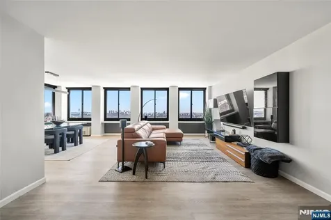 300 Winston Drive Cliffside Park NJ 07010