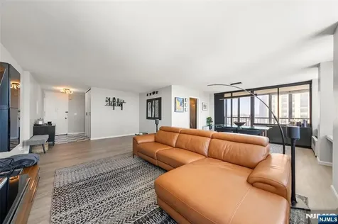 300 Winston Drive Cliffside Park NJ 07010