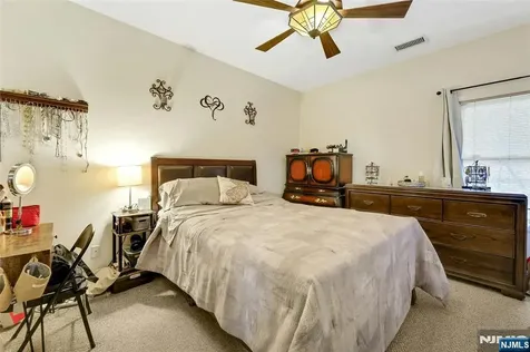 520 Victor Street Saddle Brook NJ 07663