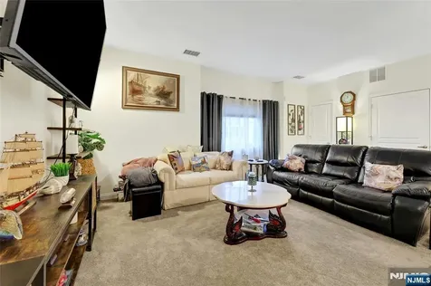 520 Victor Street Saddle Brook NJ 07663