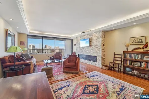5 Horizon Road Fort Lee NJ 07024