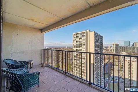 5 Horizon Road Fort Lee NJ 07024
