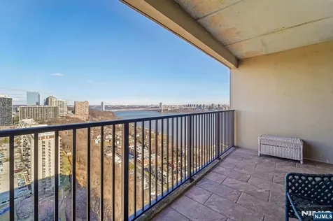 5 Horizon Road Fort Lee NJ 07024