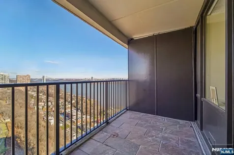 5 Horizon Road Fort Lee NJ 07024