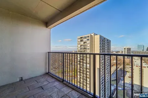 5 Horizon Road Fort Lee NJ 07024