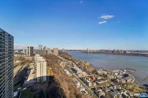 5 Horizon Road Fort Lee NJ 07024