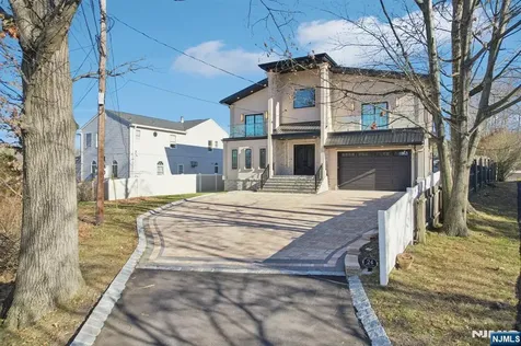 24 Holmes Lane Wayne NJ 07470