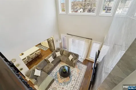 24 Holmes Lane Wayne NJ 07470