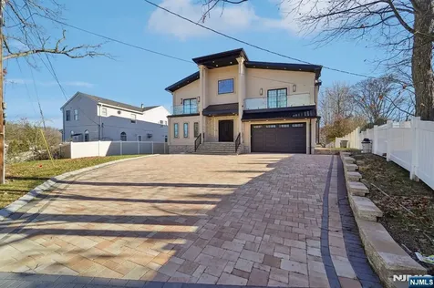 24 Holmes Lane Wayne NJ 07470
