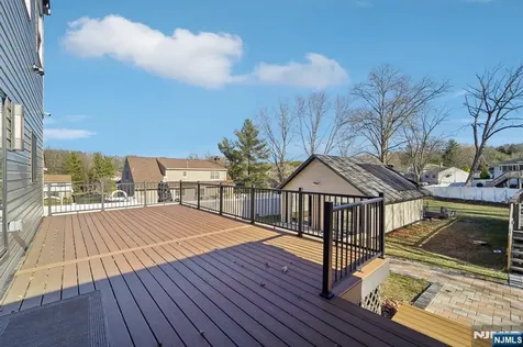 24 Holmes Lane Wayne NJ 07470
