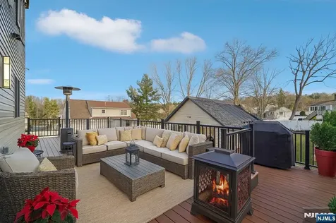 24 Holmes Lane Wayne NJ 07470