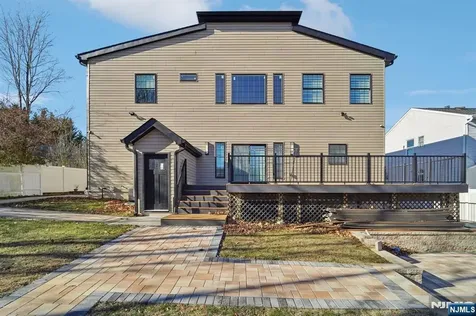 24 Holmes Lane Wayne NJ 07470