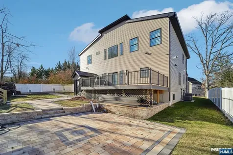 24 Holmes Lane Wayne NJ 07470